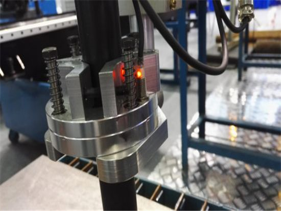 Kina starta styrsystemet 43A 63A 100A plasmaffekt cnc plasma skärmaskin för stålmetall järn rostfritt stål