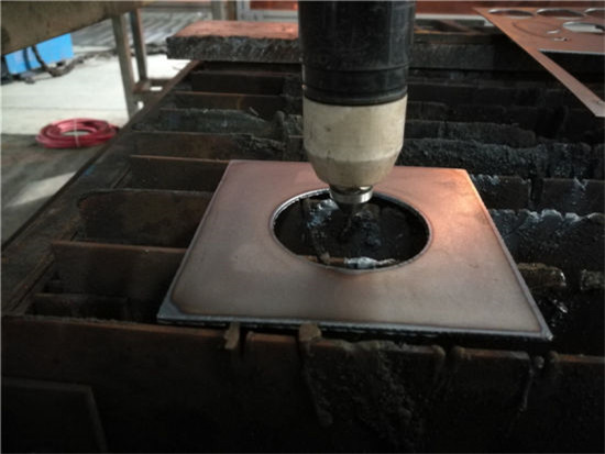 Fabrikspris 1530 plasma skärmaskin för rostfritt stål kolstål järnplåt cnc plasmaskärare i lager