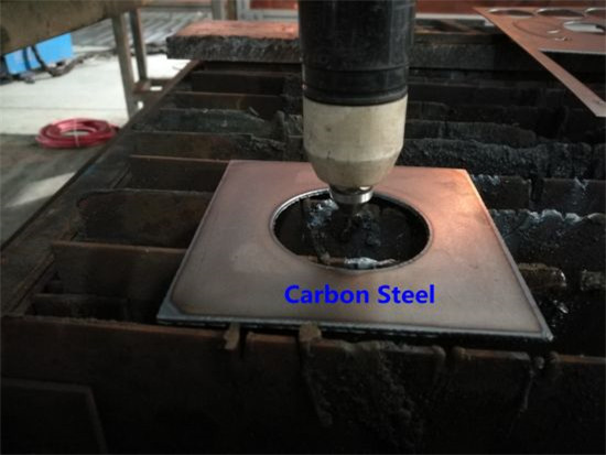 CNC plasma skärmaskin som används för skärning av metallplåt